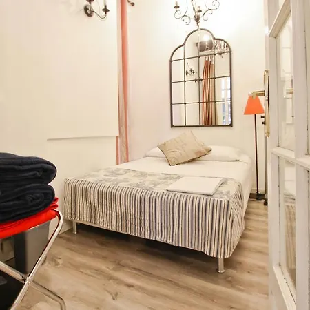 Fleur De Lys One Bedroom Apartment * Paris