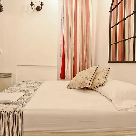 Fleur De Lys One Bedroom Apartment Apartment Paris