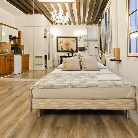 Fleur De Lys One Bedroom Apartment
