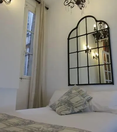 Fleur De Lys One Bedroom Apartment *