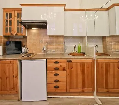 Fleur De Lys One Bedroom Apartment